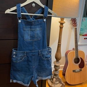 Cute summer short overalls!!!